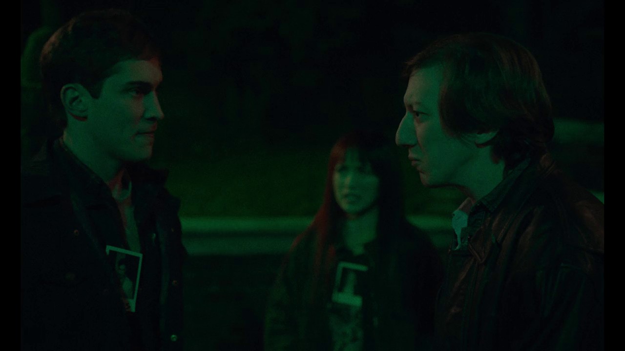 It's What's Inside (2024) NF WEB-DL Hindi + English 720p x264 AVC HE-AAC 5.1 ESub.mkv.0003